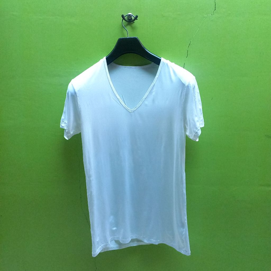 Baju Kaos polos uniqlo Airism