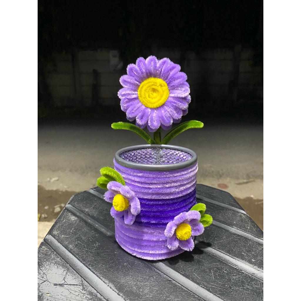 

TEMPAT PENSIL KARAKTER BUNGA , bisa riquest warna dan bunga