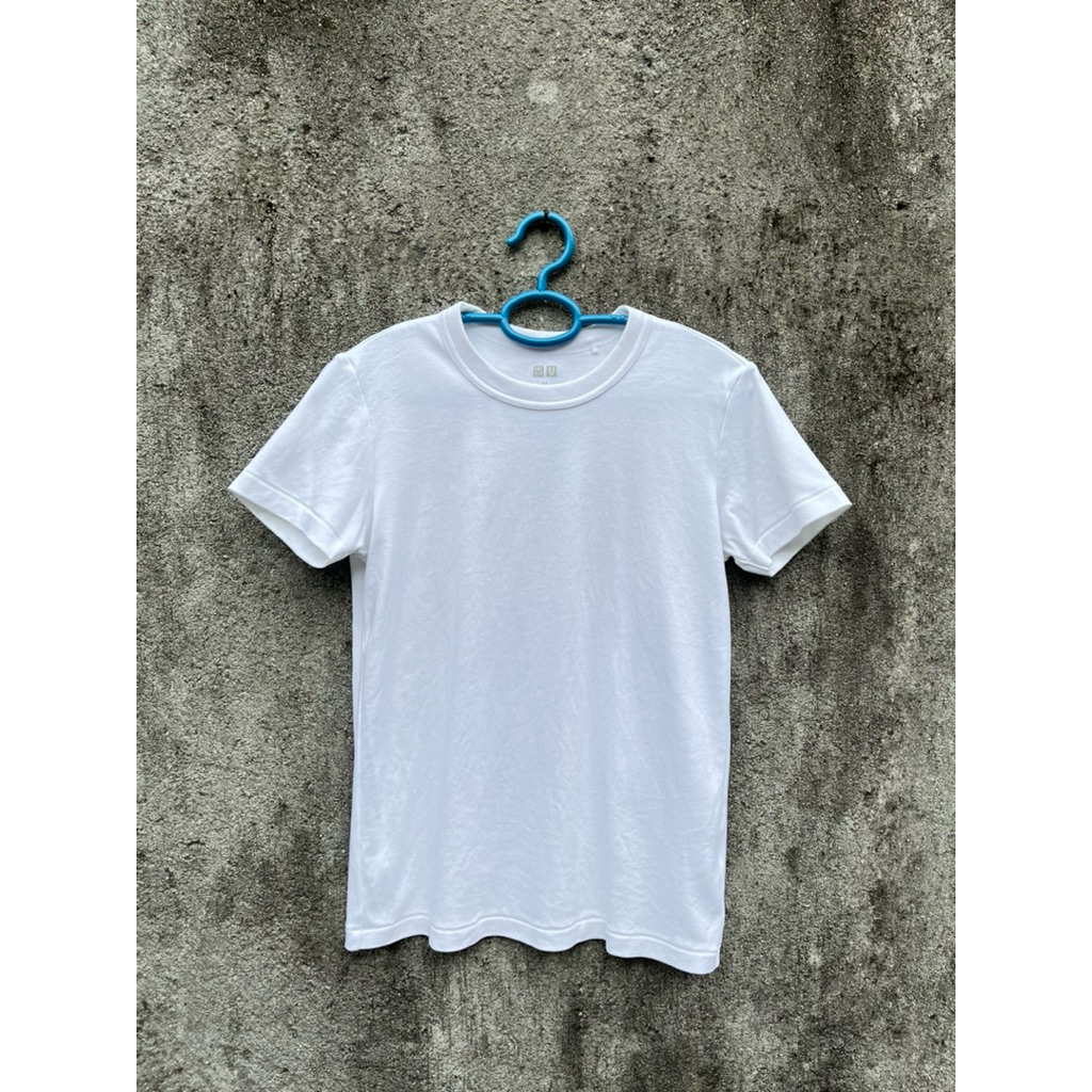 Preloved Kaos Uniqlo Wanita | Kaos Polos Lengan Pendek | Crew Neck T-Shirt Uniqlo | Kaos Polos Lenga