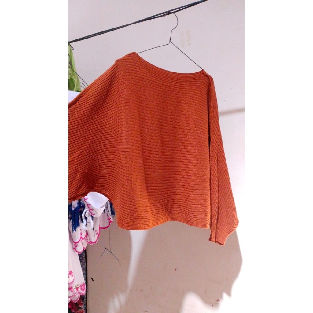rajut preloved,rajut batwing,atasan rajut premium,baju wanita