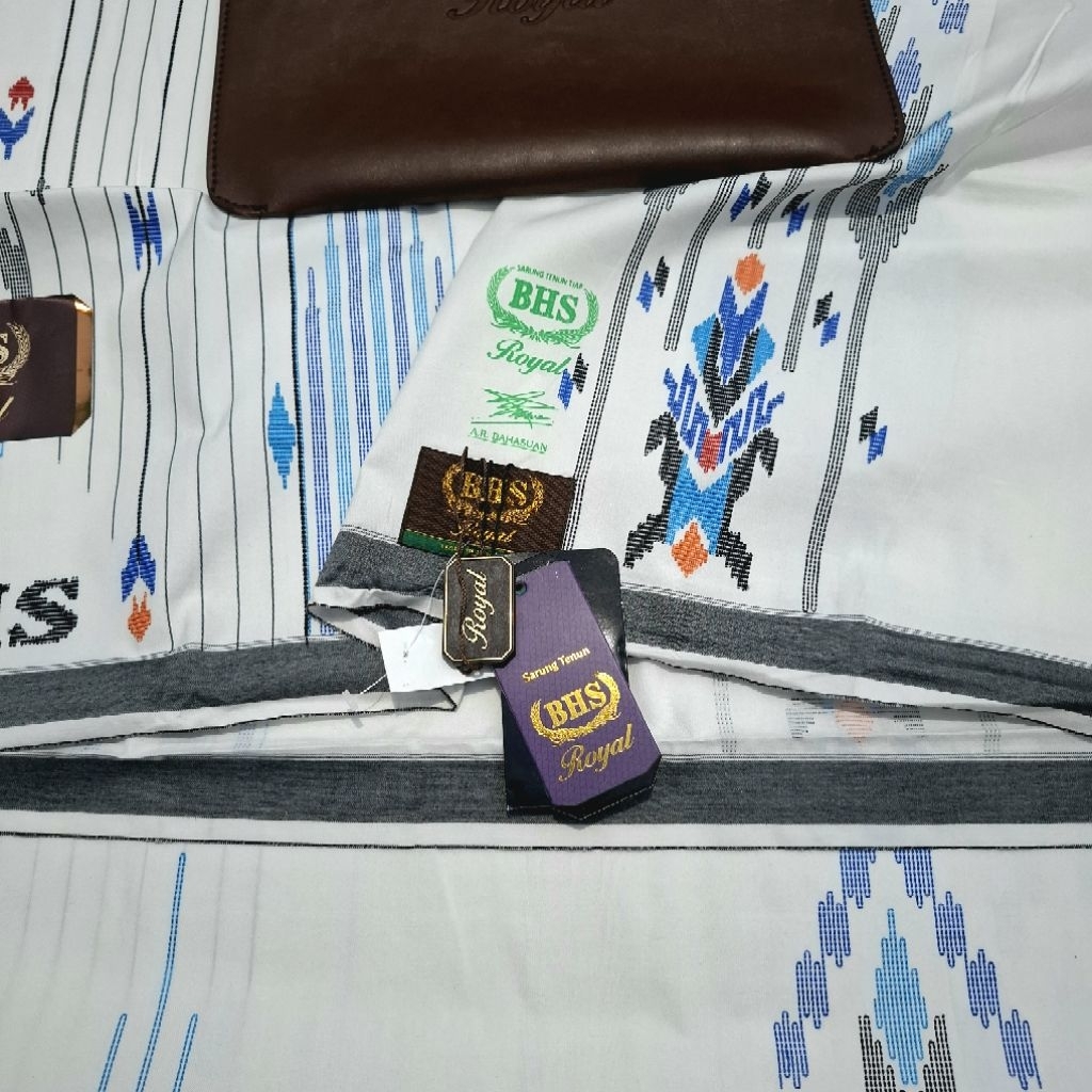 Sarung BHS Royal STB Gold Putih Biru Premium Mercerized Songket Timbul Jahitan Tengah ATBM (Bisa COD