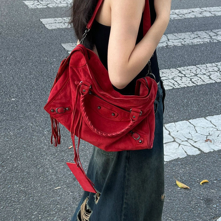 Tas Sepeda Motor Perempuan Populer Paris Rivet Wanita 2025 Tas Tangan Bahu Kapasitas Besar Merah Bar