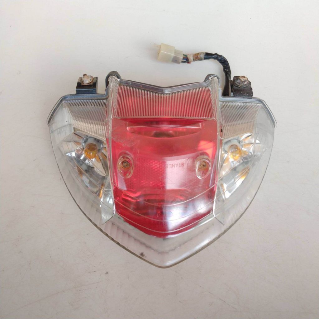 LAMPU BELAKANG VEGA RR ORIGINAL COPOTAN LAMPU REM VEGA RR LAMPU STOP VEGA RR SEKEN ORIGINAL