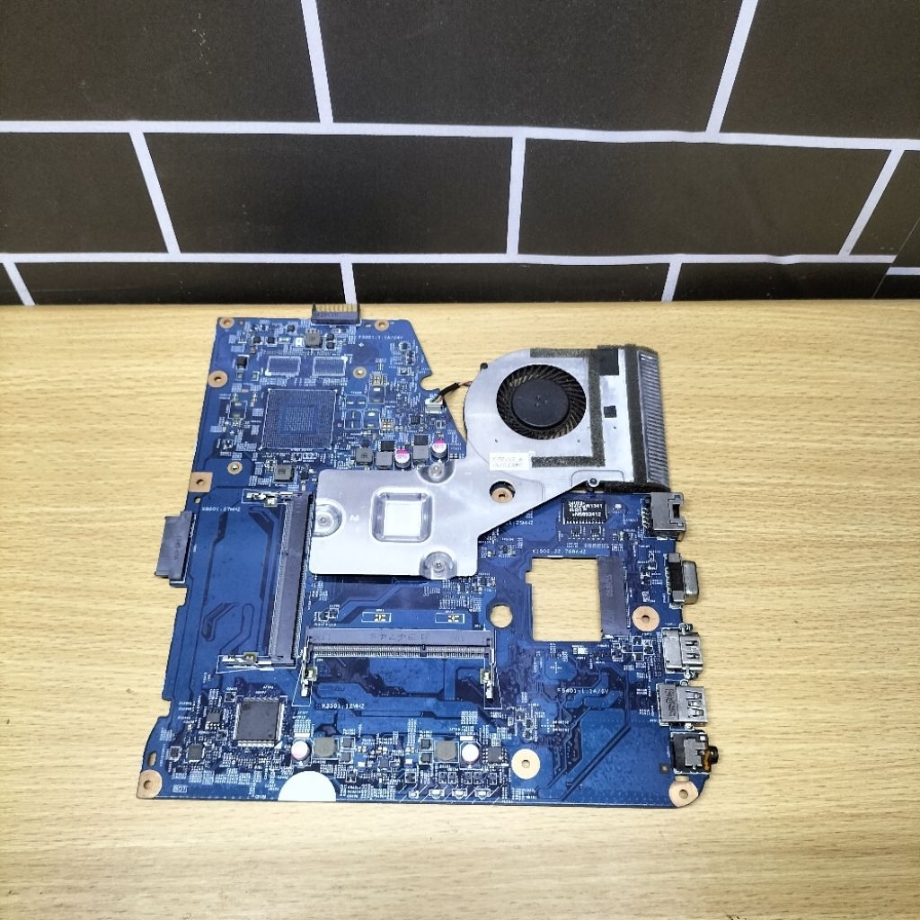 Motherboard Mainboard Mobo Mesin Normal Hidup Acer Aspire E1-410