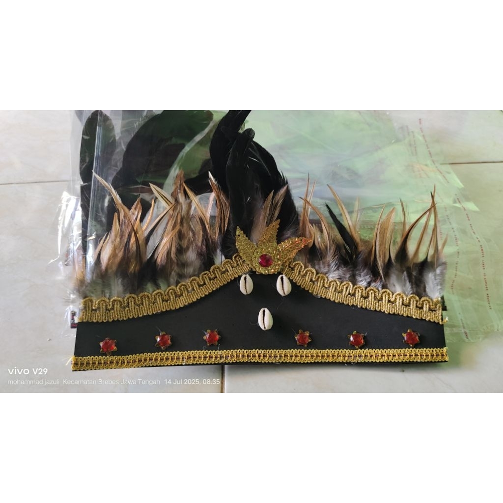 mahkota dayak kerang kalimantan