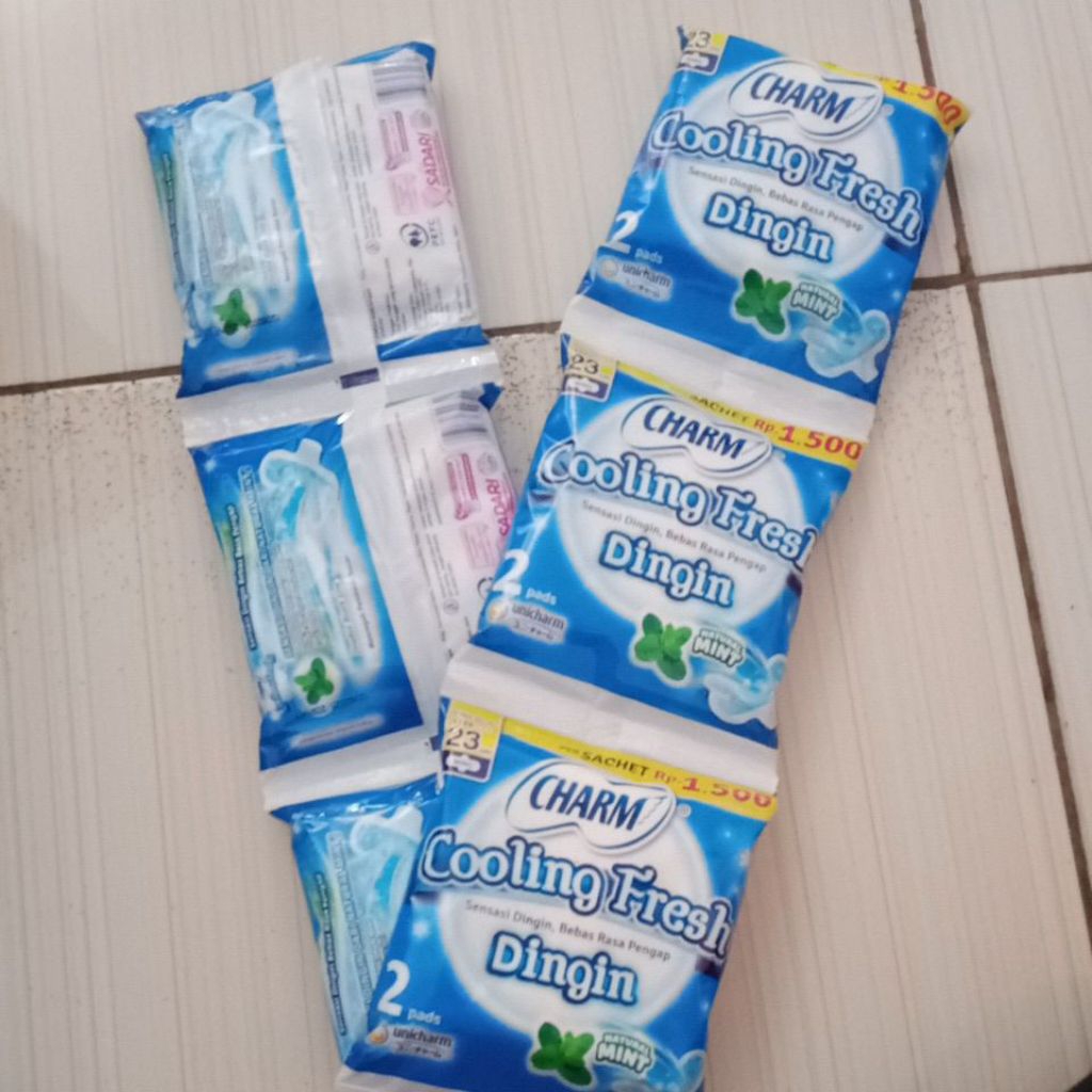 Charm cooling fresh 23cm 1 renceng isi 6 saset@2pcs per saset