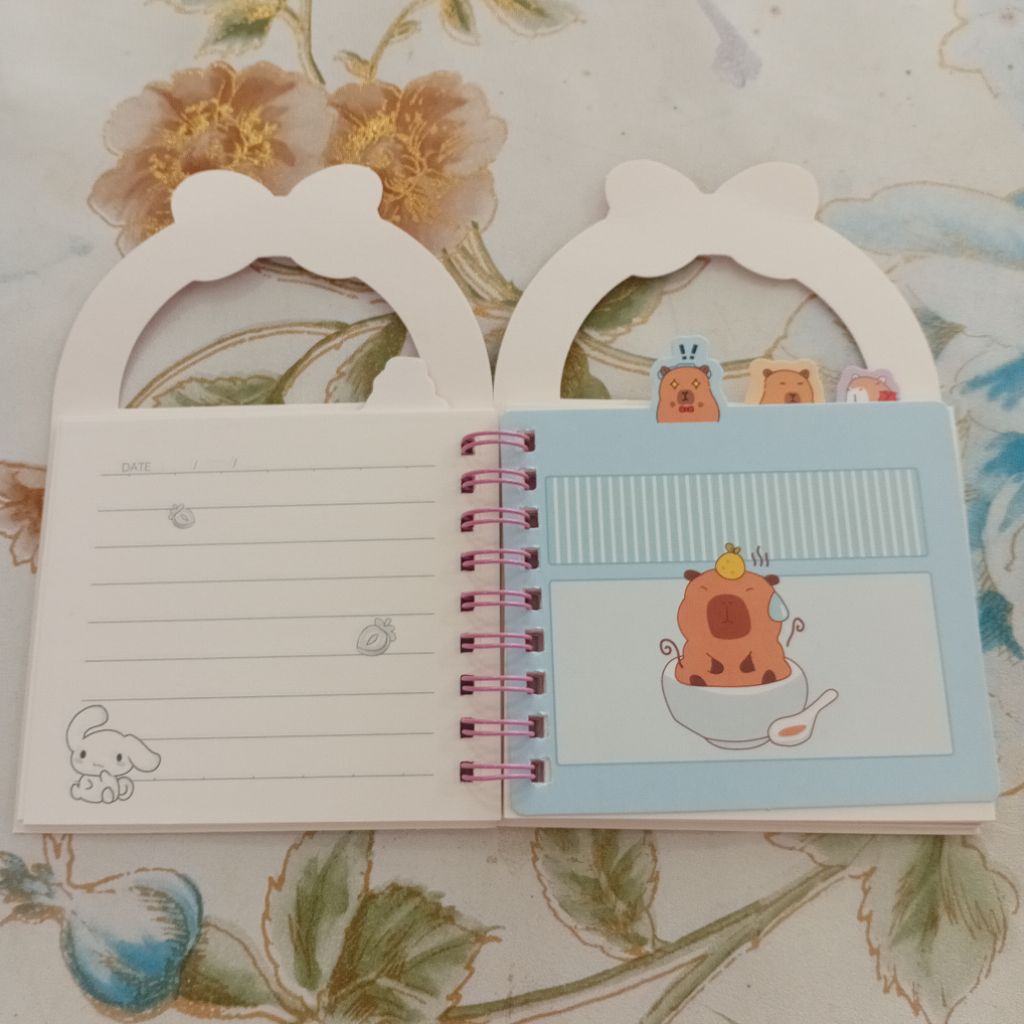 

notebook capybara