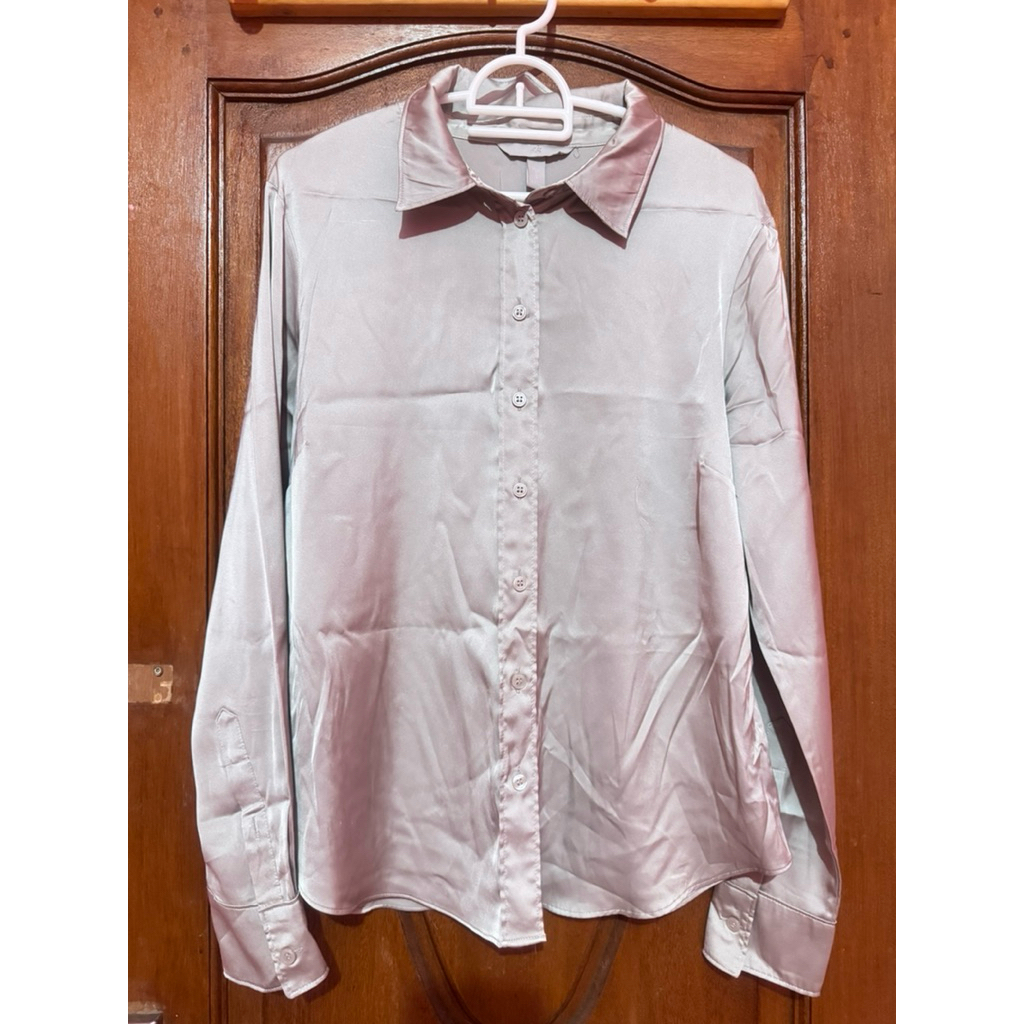 Preloved Kemeja Satin (H*M)