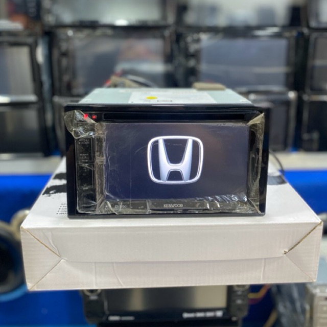 head unit kenwood seri DDX418BT