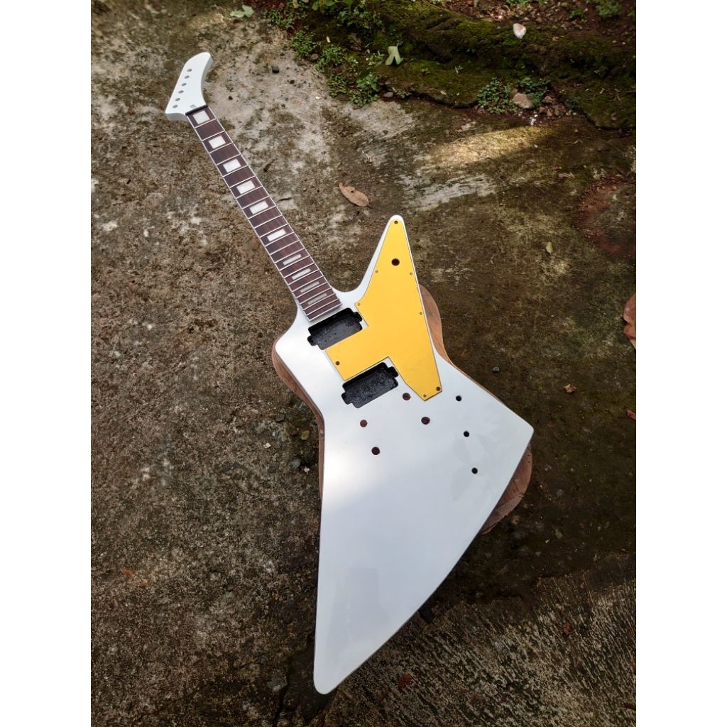 Body Neck Gitar Gibson Explorer