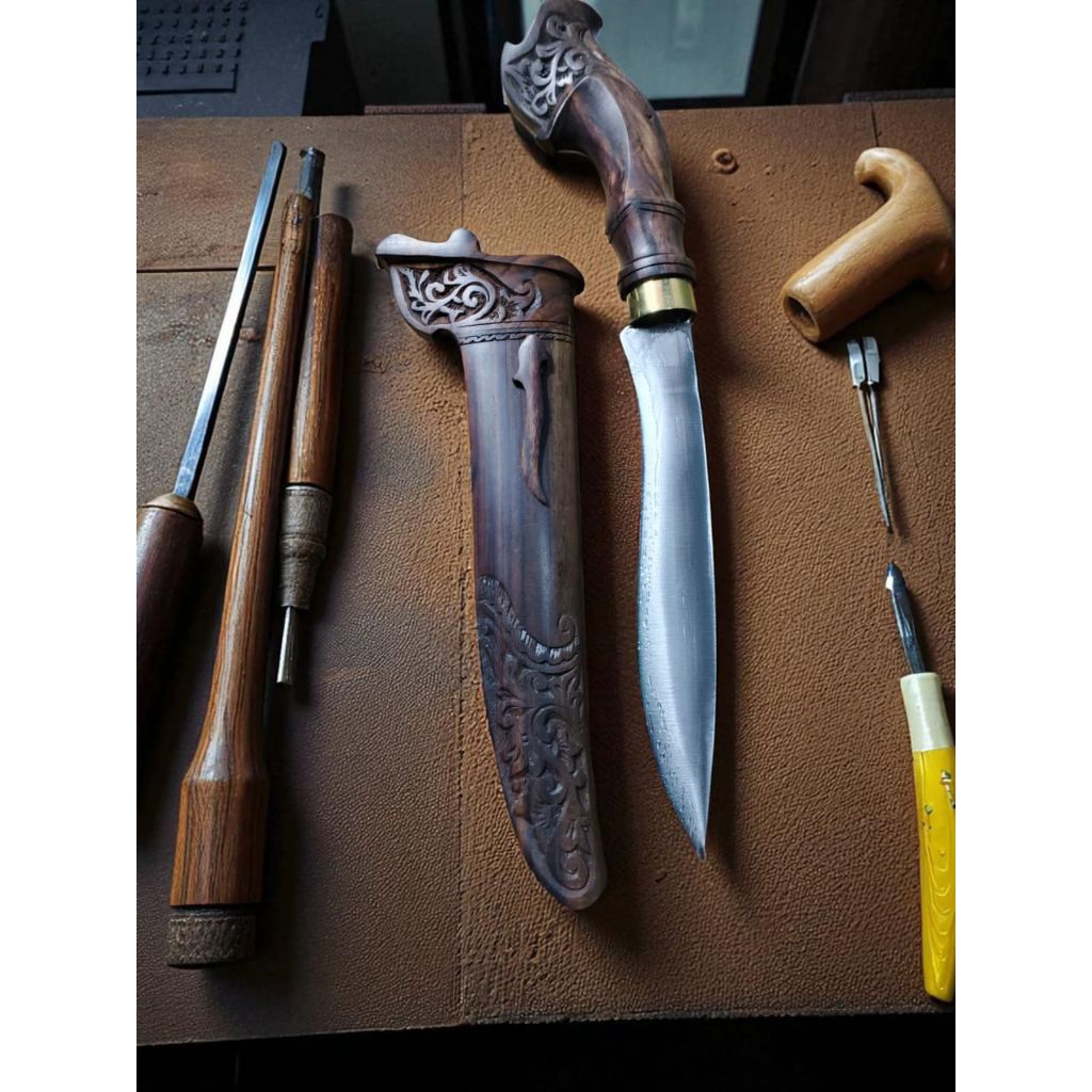 pisau dapur ukir baja per premium