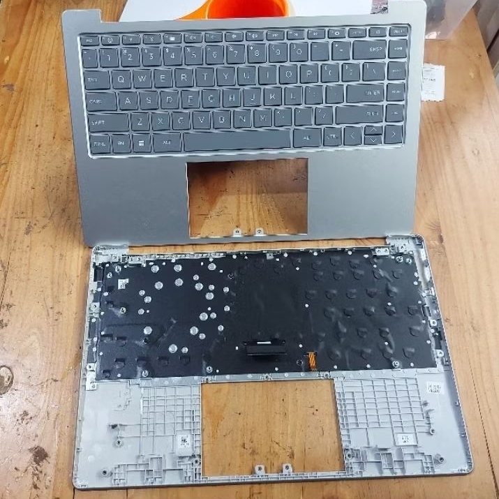 Palmrest casing tengah laptop HP 240 G10 14-EP 14-EM n35870 TPN1-141 14INCH Silver minus keyboard RU