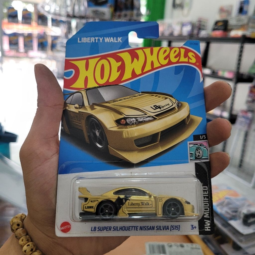 Hotwheels nissan silvia s15 LBWK gold ERROR kelebihan cat