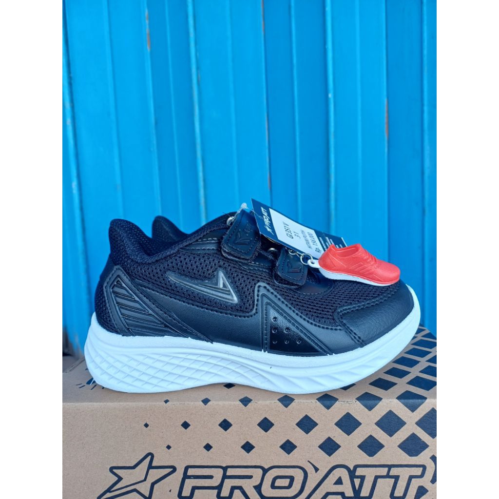 Sepatu ProAtt sekolah GI 351V