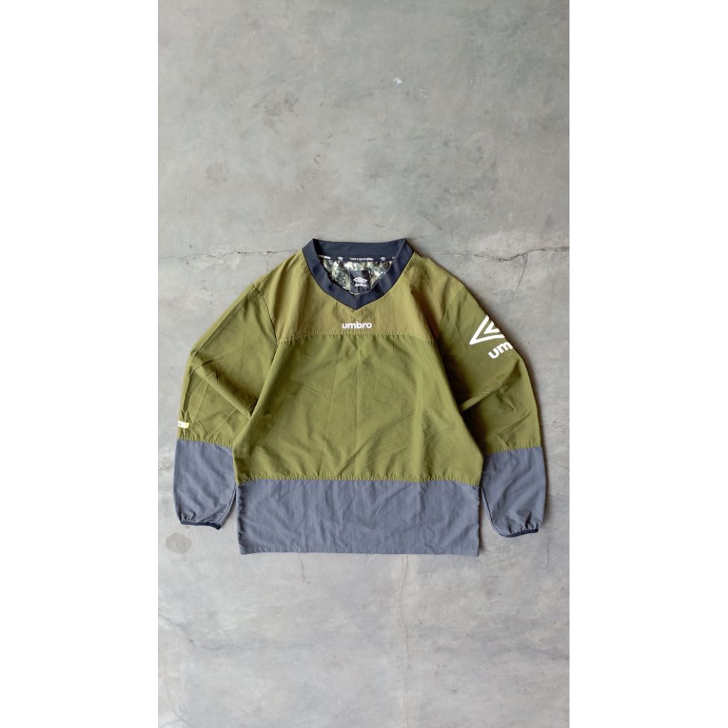 vintage umbro pullover windbreaker
