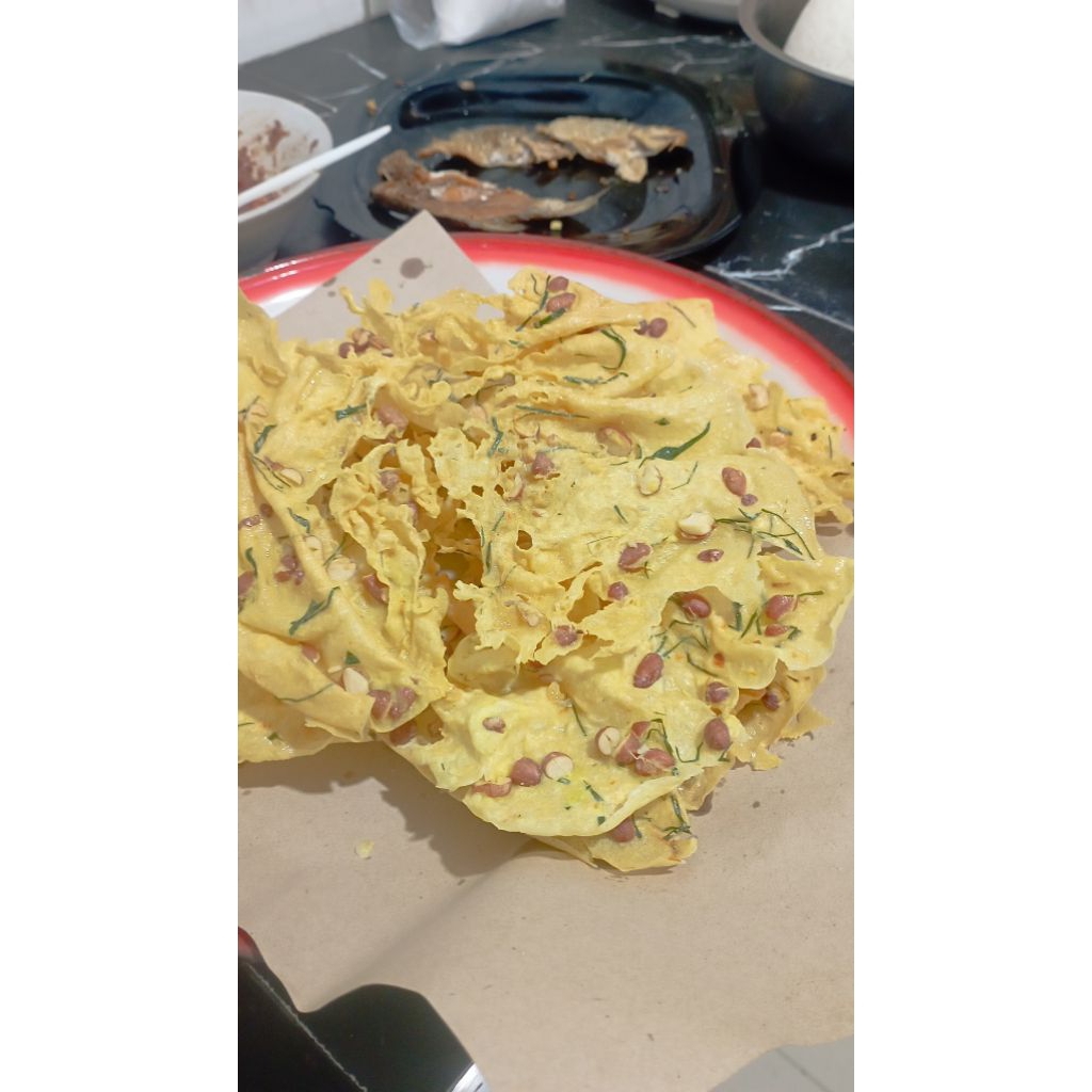 

Rempeyek empuk / peyek