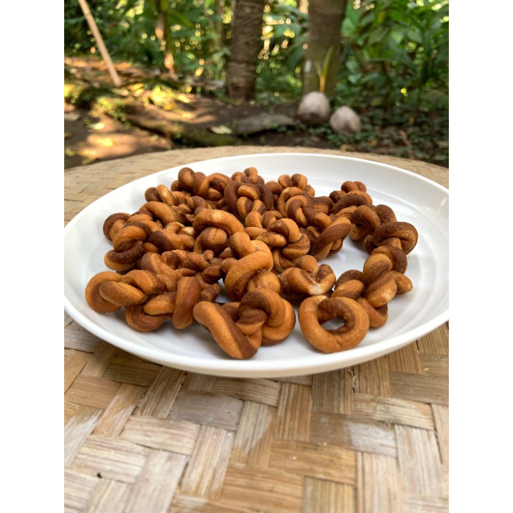 

Kue Pelintir Manis Renyah – Camilan Tradisional | Min. Order 1.5 Kg