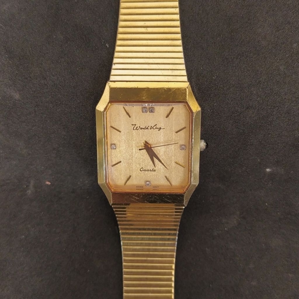 VINTAGE LUXURY WATCH WORLD KING QUARTZ SWISS MOVEMENT 005M TANK