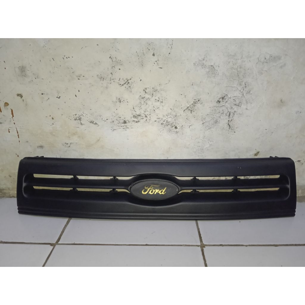 Grill Grille depan Ford Fiesta Original