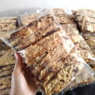 

Keripik Pisang Saleh LidahTepung Rasa Manis Dan Legit Berat 1kg Harga Grosir