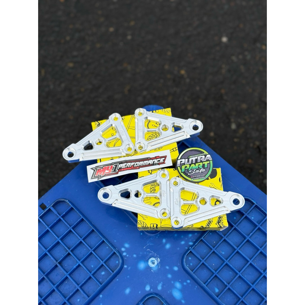 Kupingan lampu gl100 cnc breket kupingan lampu gl100 style 79 merk MY1 dudukan lampu gl100 almunium 