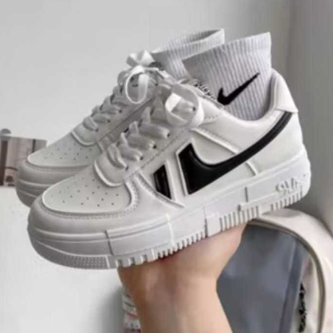 Devstore Sepatu Wanita Sekolah Kets Putih Hitam Sport Shoes Casual SVX / Sepatu Sekolah Hitam sepatu