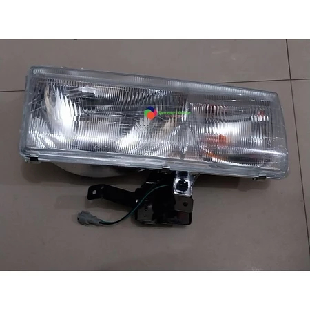 HEAD LAMP NISAN PK215 CWA260