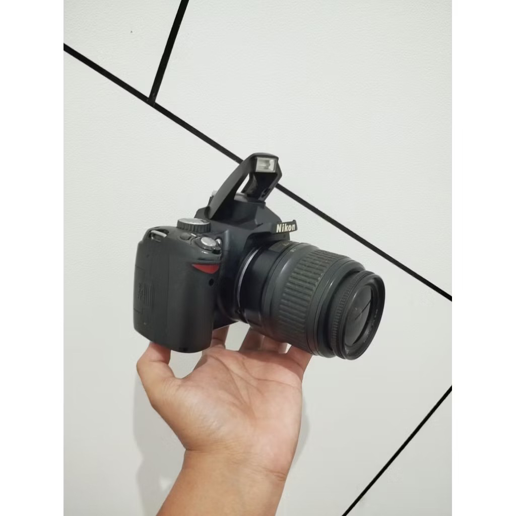 Kamera Camera DSLR Nikon D60 Lensa kit Nikon AF-S 18-55 VR