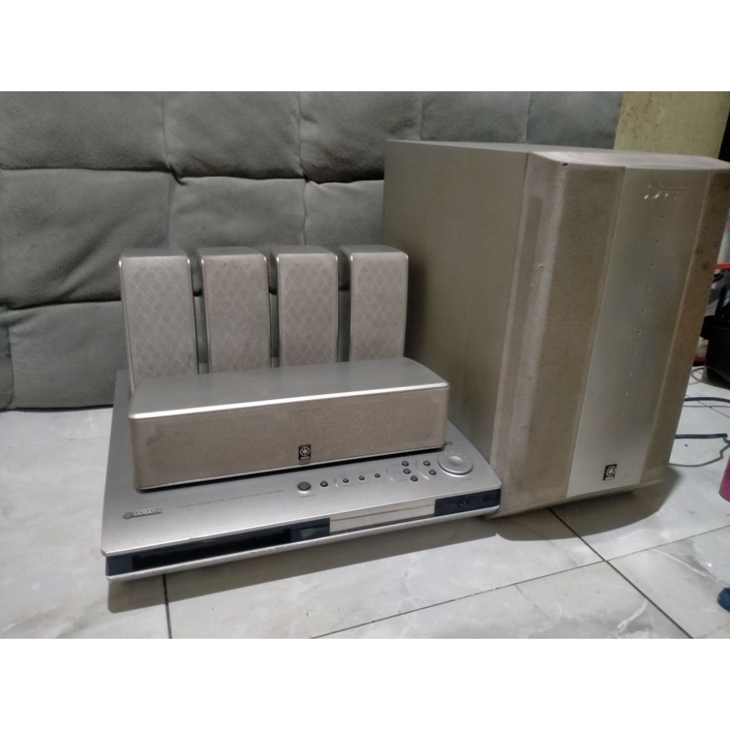 HOME THEATER YAMAHA 5.1 SUBWOFER AKTIF type DVR-S150 bekas
