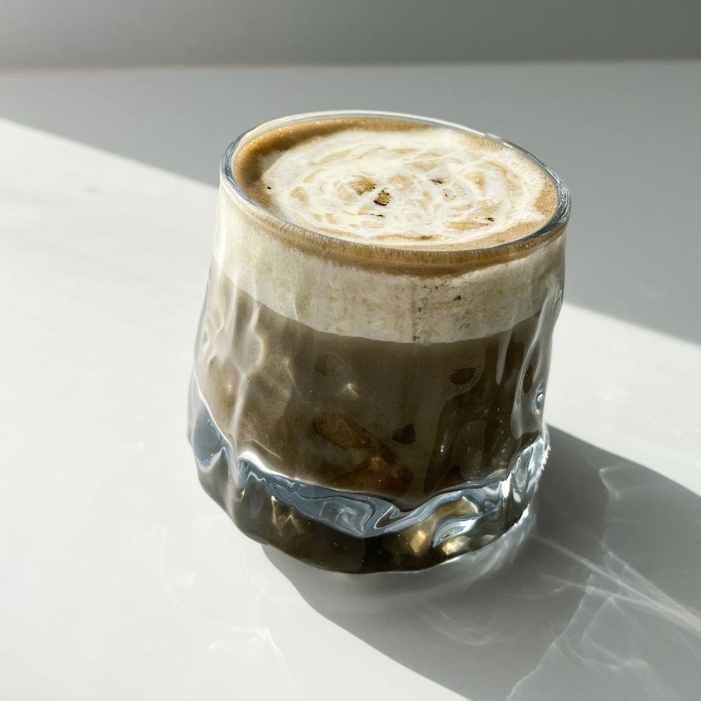 

Hojicha Einspanner | Tired Girl Home Cafe | Tiramisu Dessert | Minuman