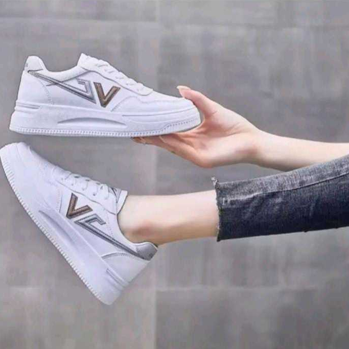 Sepatu sneakers wanita sepatu putih wanita sepatu casual wanita sepatu kekinian cewek dewasa