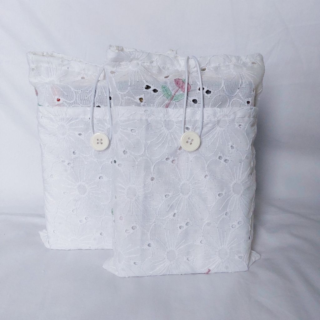 

Book Sleeve Medium | Kantong Buku Kain | Pouch Novel - Motif Bunga Bordir Putih Ungu