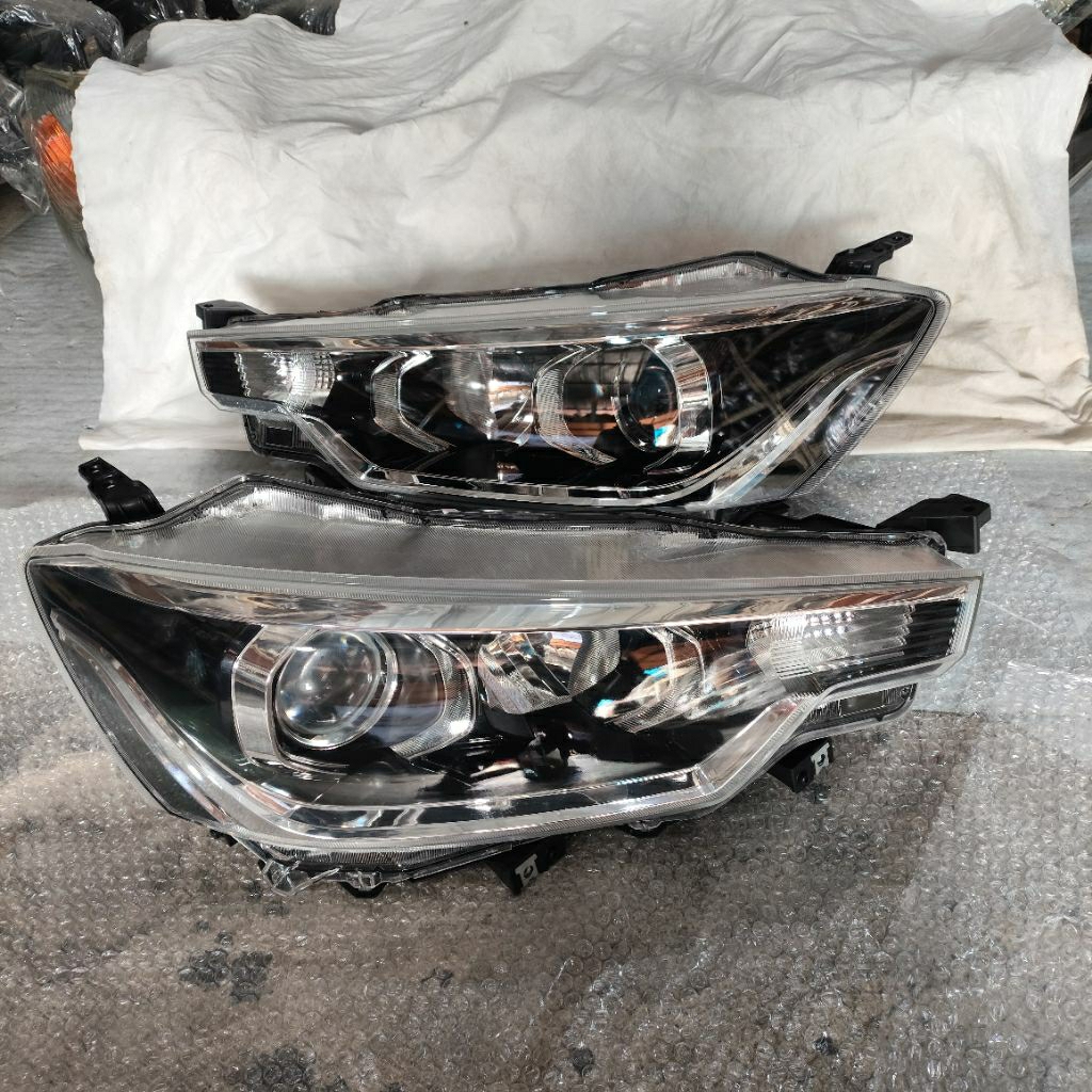 Headlamp Suzuki Ertiga 2018 2019 2020 Lampu Depan Mobil Ertiga original