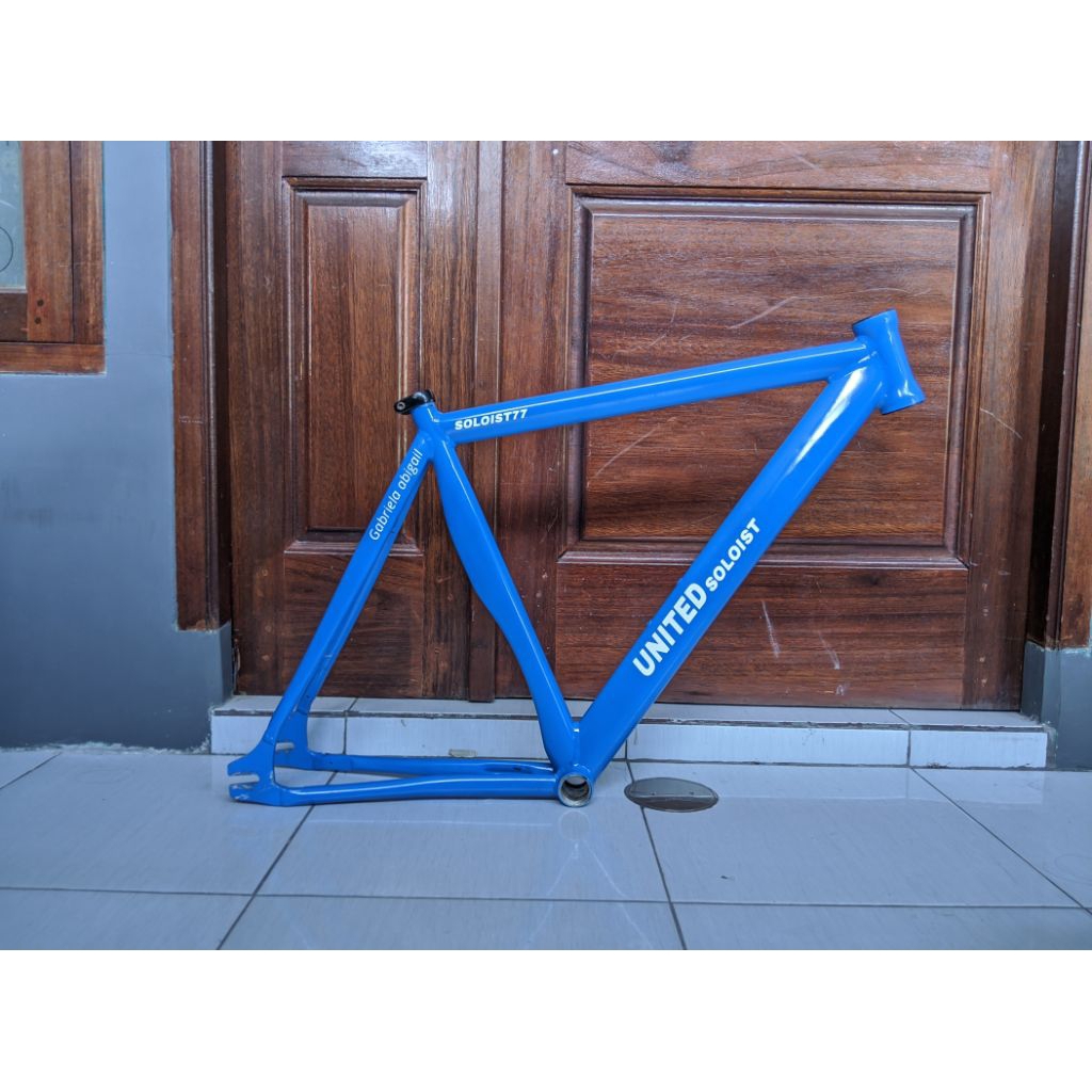 frame only soloist 77