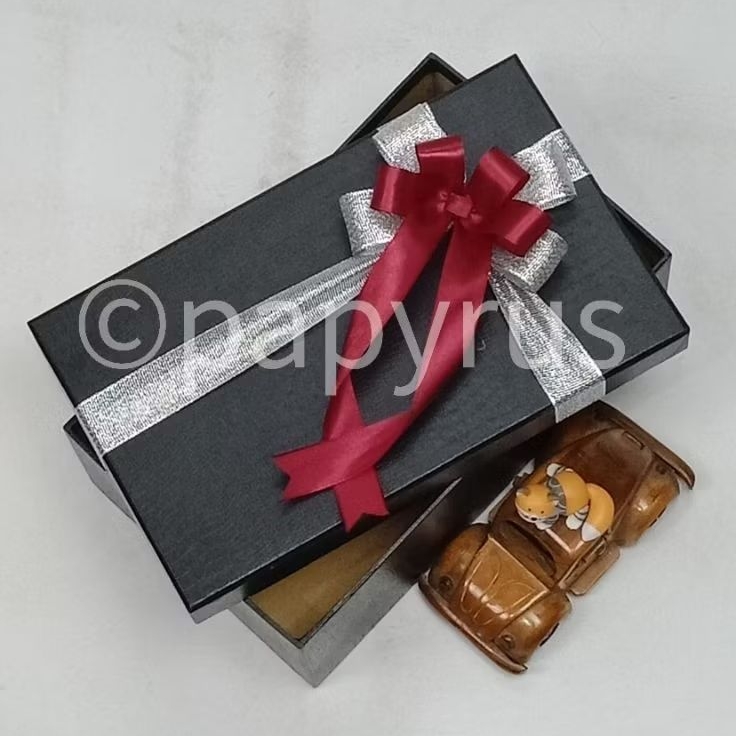 

Papyrus 15x25 tinggi 5cm Kotak Kado Gift Box Hadiah V2