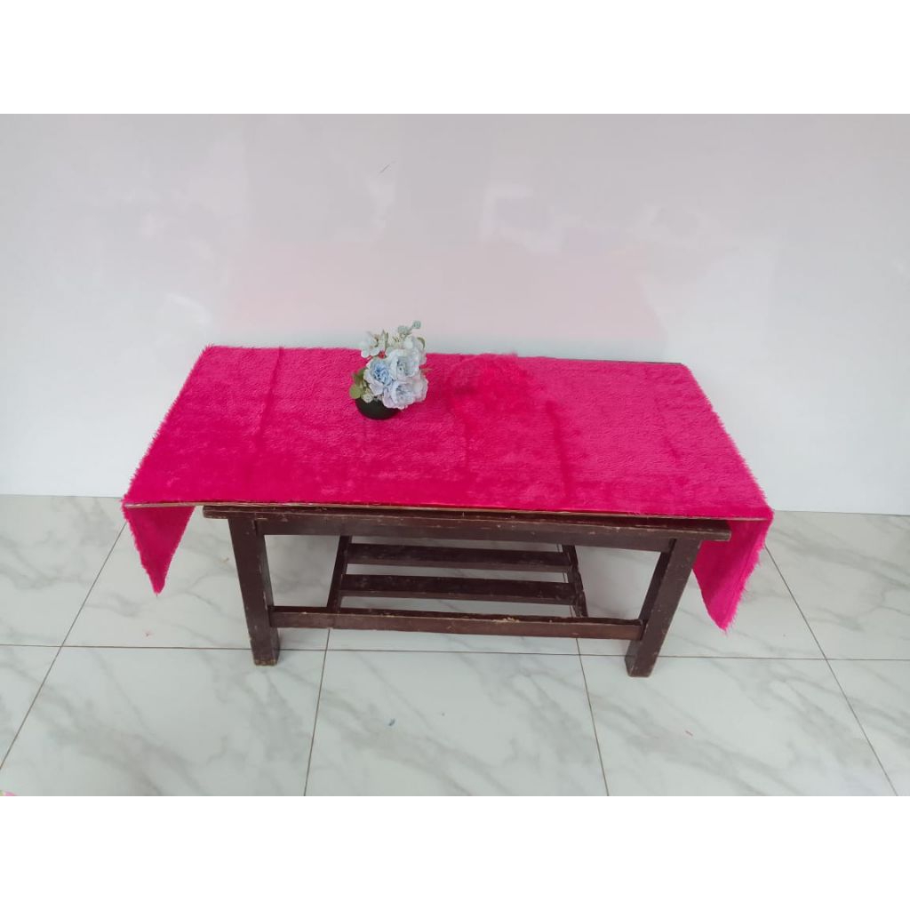 Taplak meja ruang tamu.Taplak meja segi empat