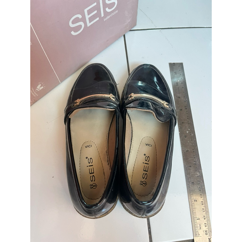 docmart black seis sepatu docmart/sepatu ngampus/preloved sepatu docmart/preloved loafers