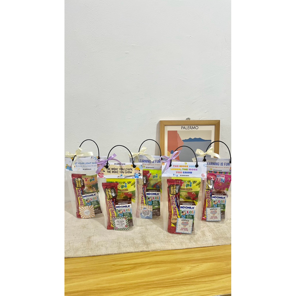 

Hampers Snack | Souvenir Snack | Bingkisan Snack Ulang Tahun