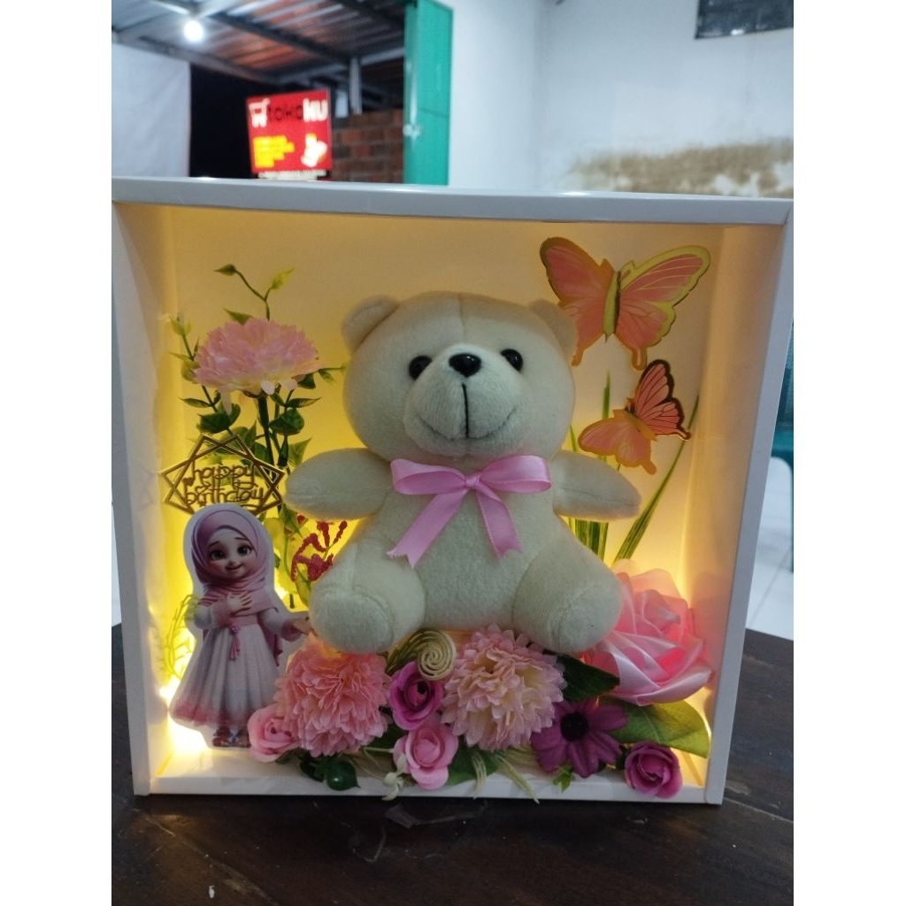 

gift box lampu dengan boneka