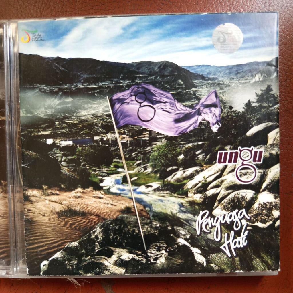 CD Musik UNGU Penguasa Hati