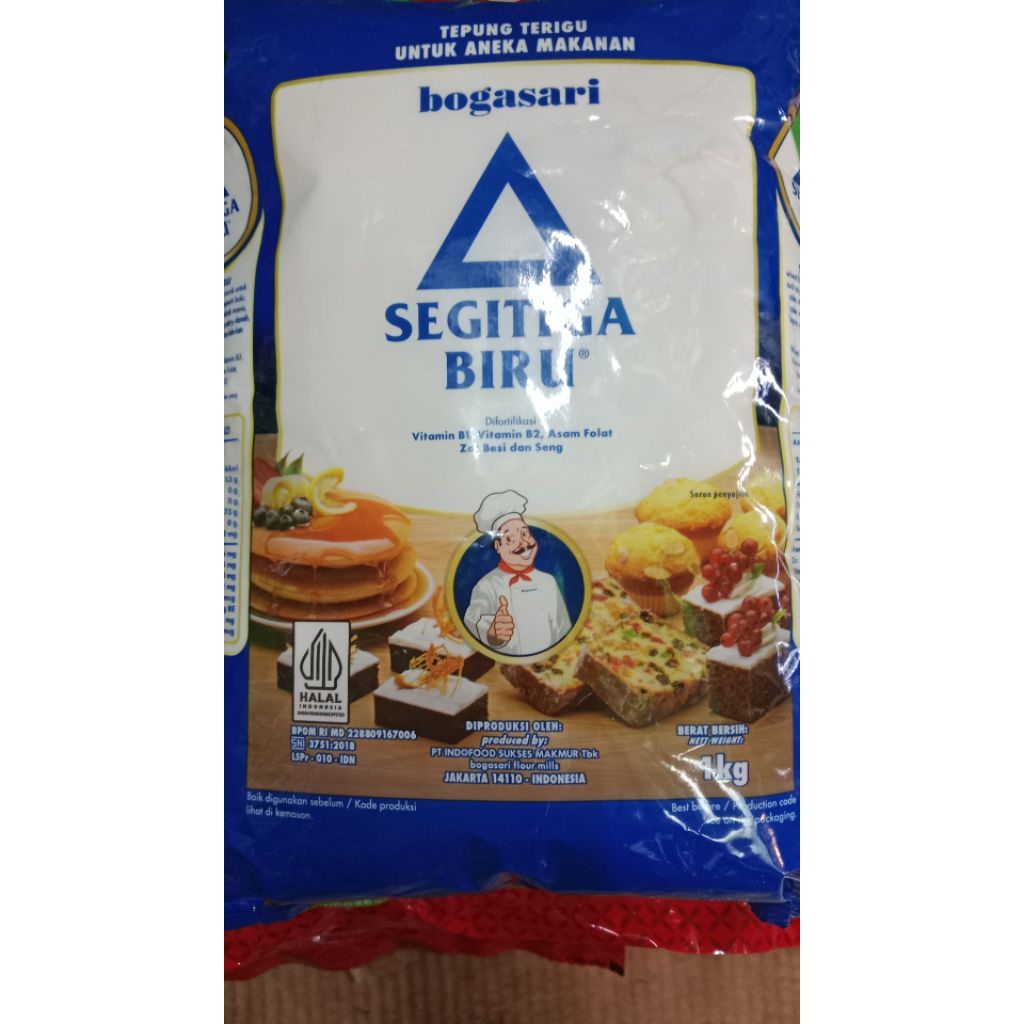 

Tepung terigu segitiga biru premium 1 kg