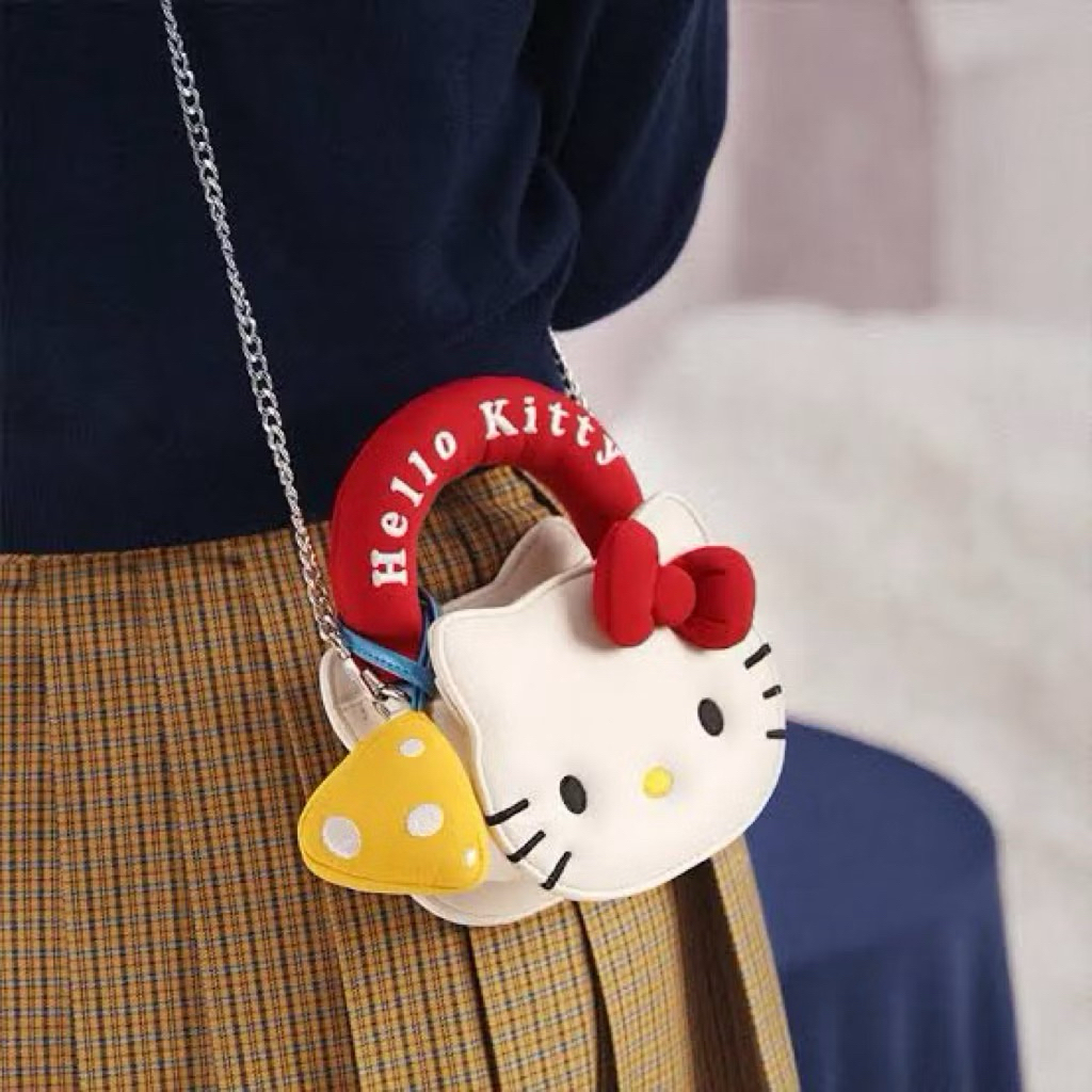 [READY] TOUTOU x HELLO KITTY Bag / Sling Bag and Shoulder Bag