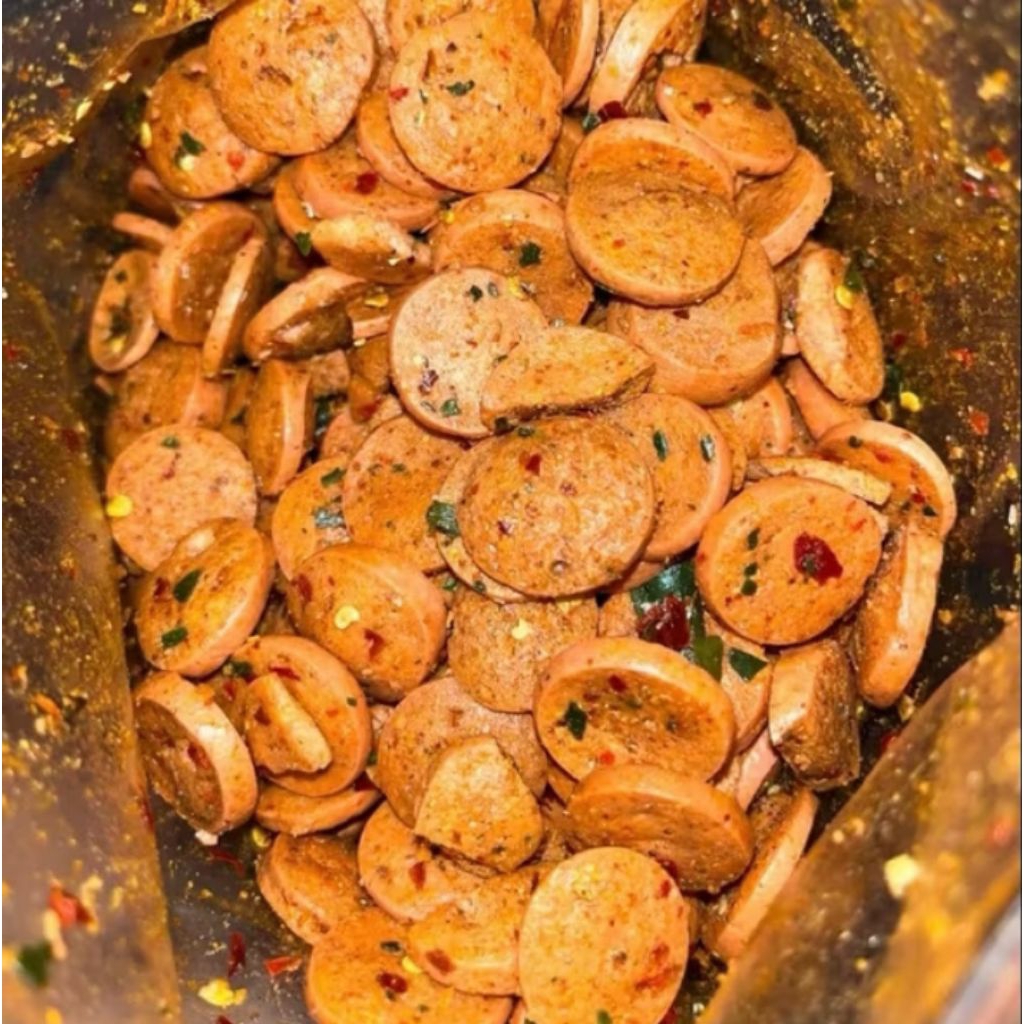 

Seblak sosis/sosiz goreng balado extra pedas daun jeruk