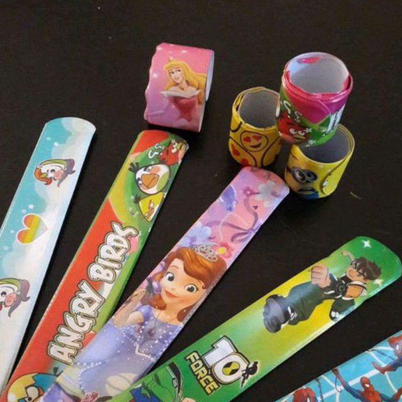 

Penggaris Gelang Motif Kartun / Penggaris Gelang Jadul Termurah