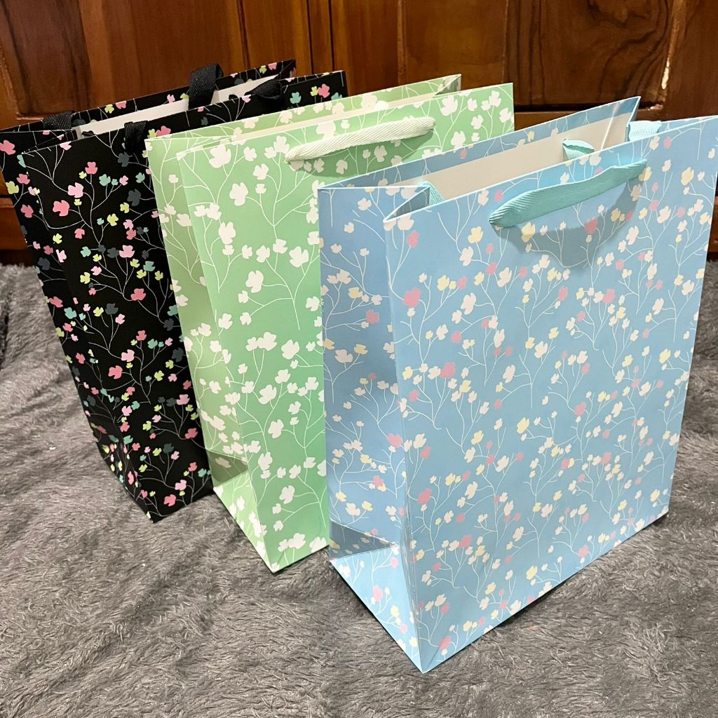

Paper Bag Tas Untuk Hadiah Hampers dan Barang Ukuran Besar Motif Bunga