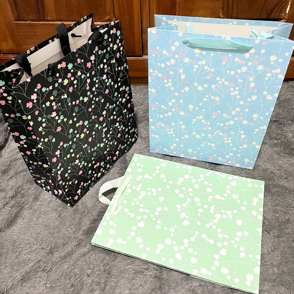 

Paper Bag Tas Untuk Hadiah Hampers dan Barang Ukuran Besar Motif Bunga