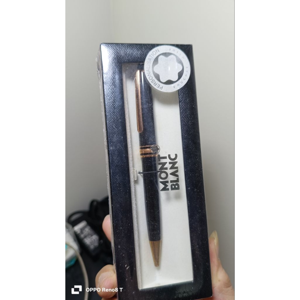 

Montblanc Meisterstuck Red Gold-plated Classic Ballpoint Pen