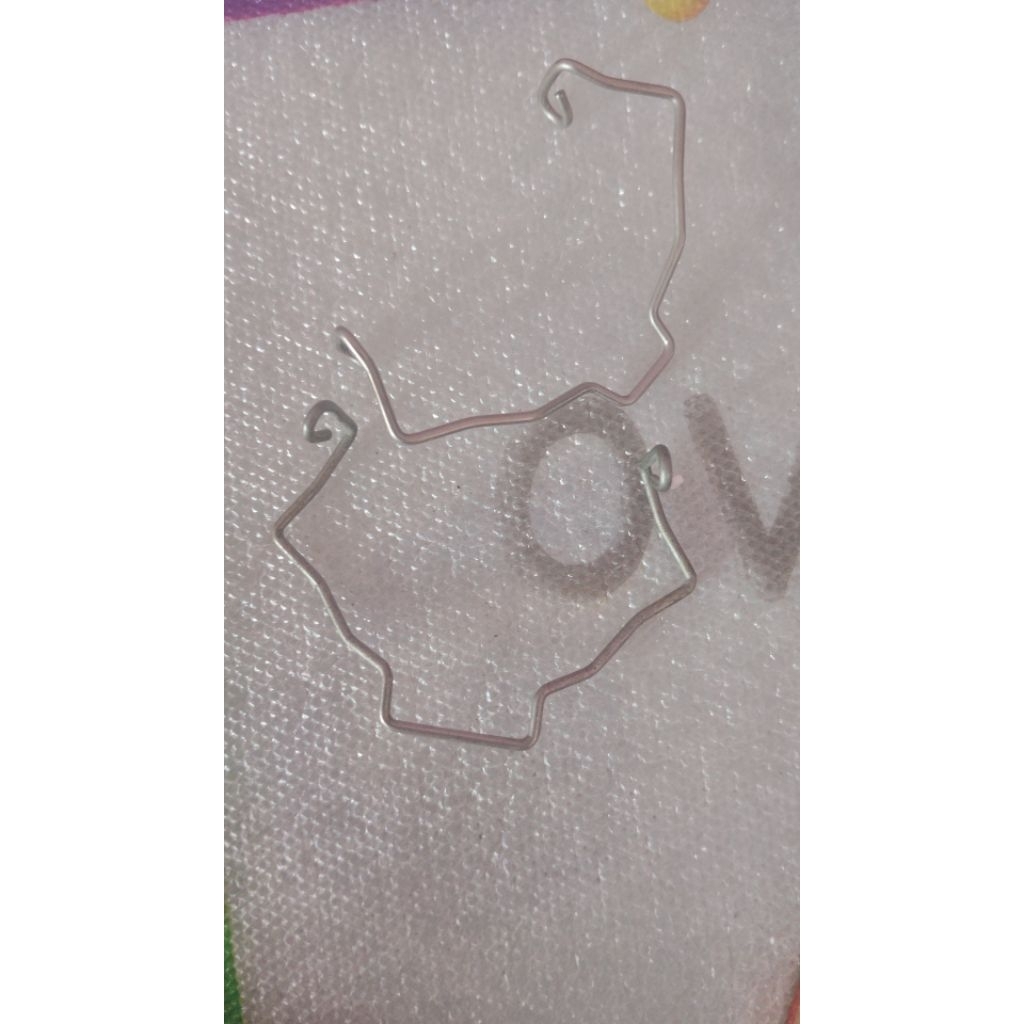 Kawat klip penahan lampu Bohlam H4 Suzuki APV dan Grandmax