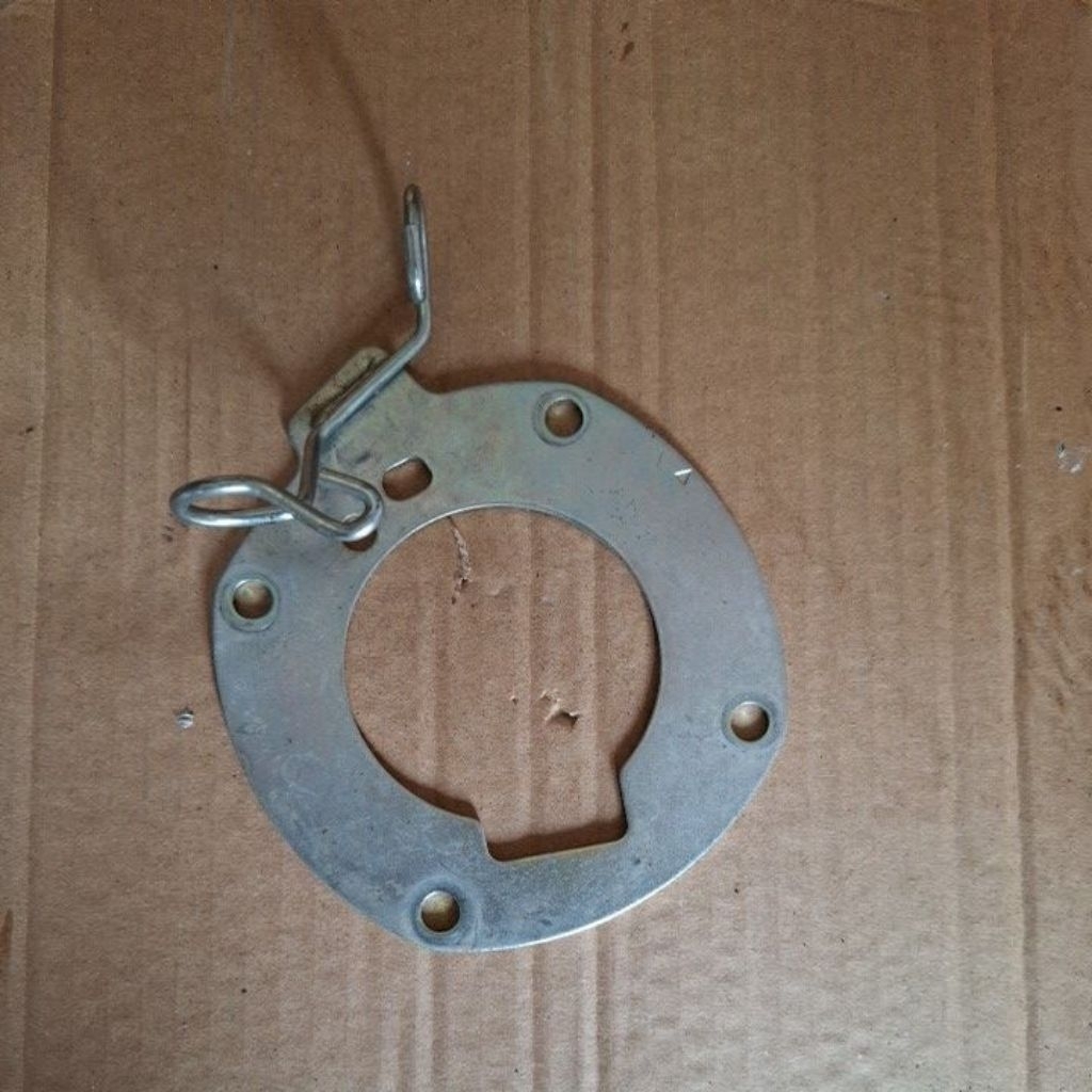 Plat dudukan fuel pump crf