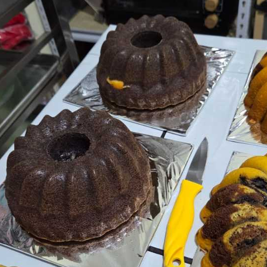 

Bolu Ketan Hitam Keju Lumer